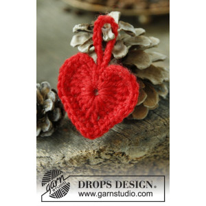 Heart of the Season by DROPS Design - Julhjärtan Virk-mönster 5 cm - 25 st