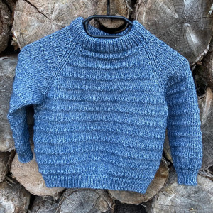 Structure Sweater från Knit by Nees - Garnpaket till Structure Sweater, storlek 2 - 10 år